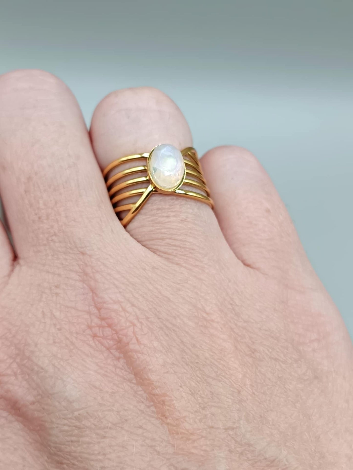 Bague filaire dorée & pierre au choix