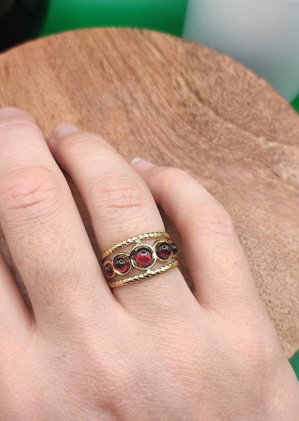 Bague 5 pierres de grenat