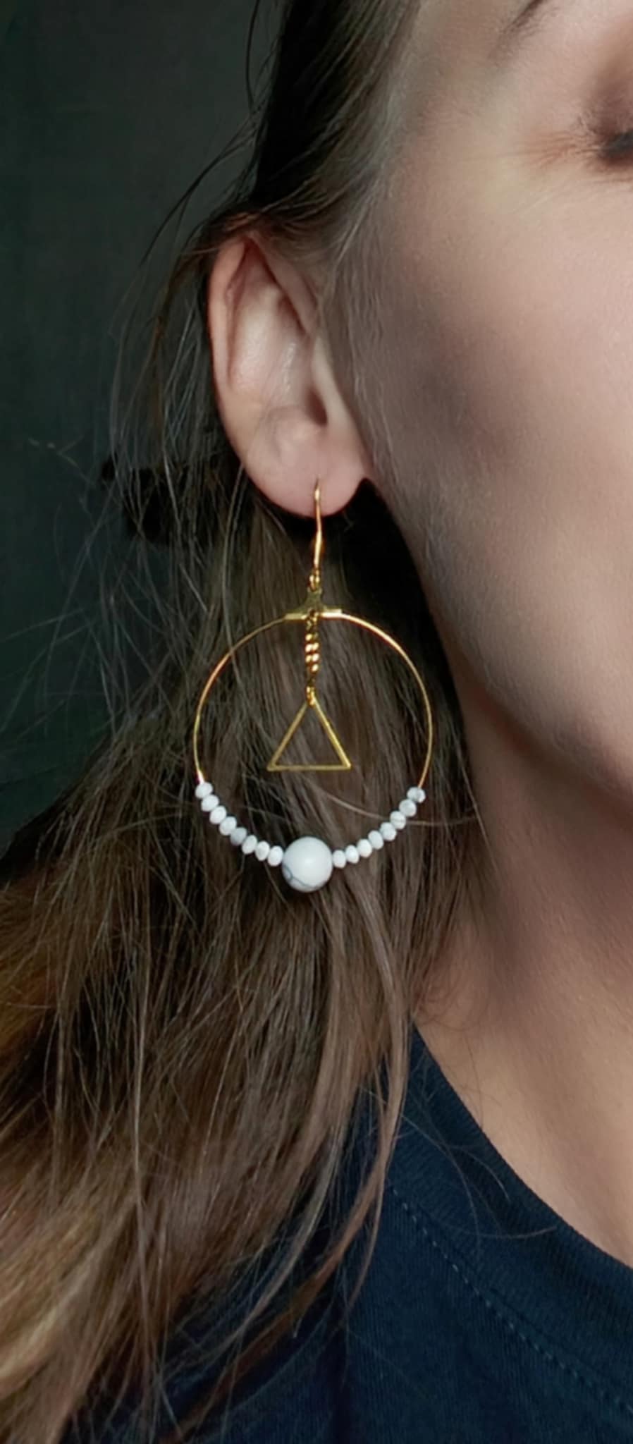 Créoles triangles Howlite