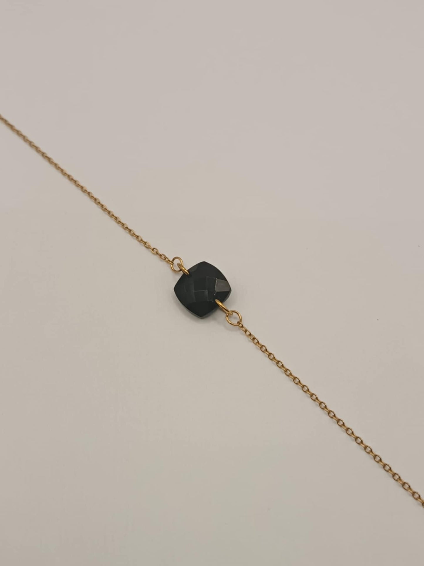 Bracelet chaine dorée & pierre au choix