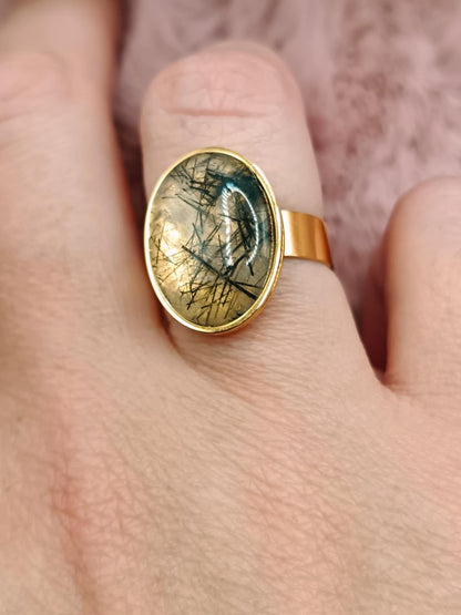 Bague dorée & quartz rutilé inclusion de tourmaline