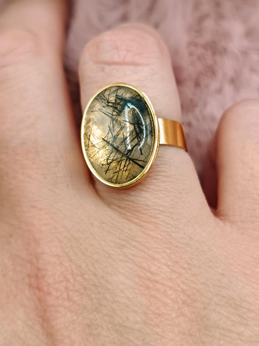 Bague dorée & quartz rutilé inclusion de tourmaline