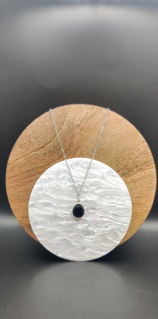 Collier onyx noir facetté