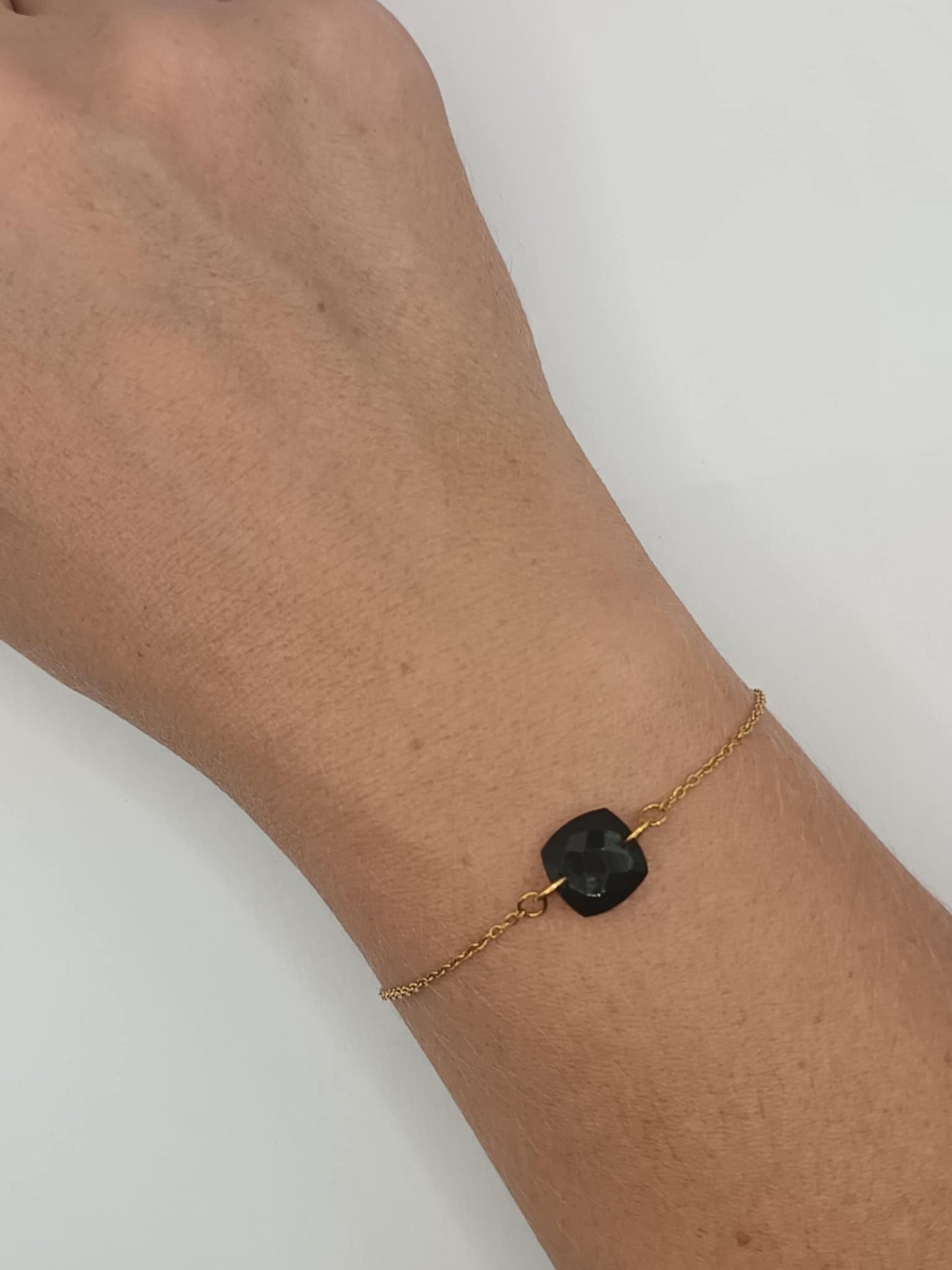 Bracelet chaine dorée & pierre au choix