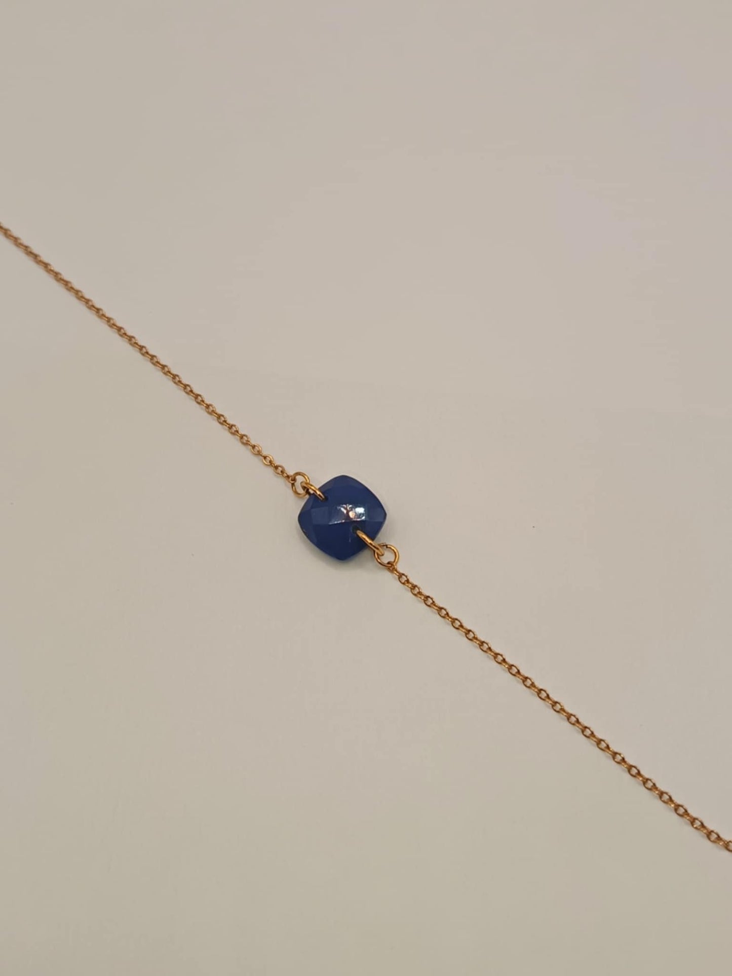 Bracelet chaine dorée & pierre au choix