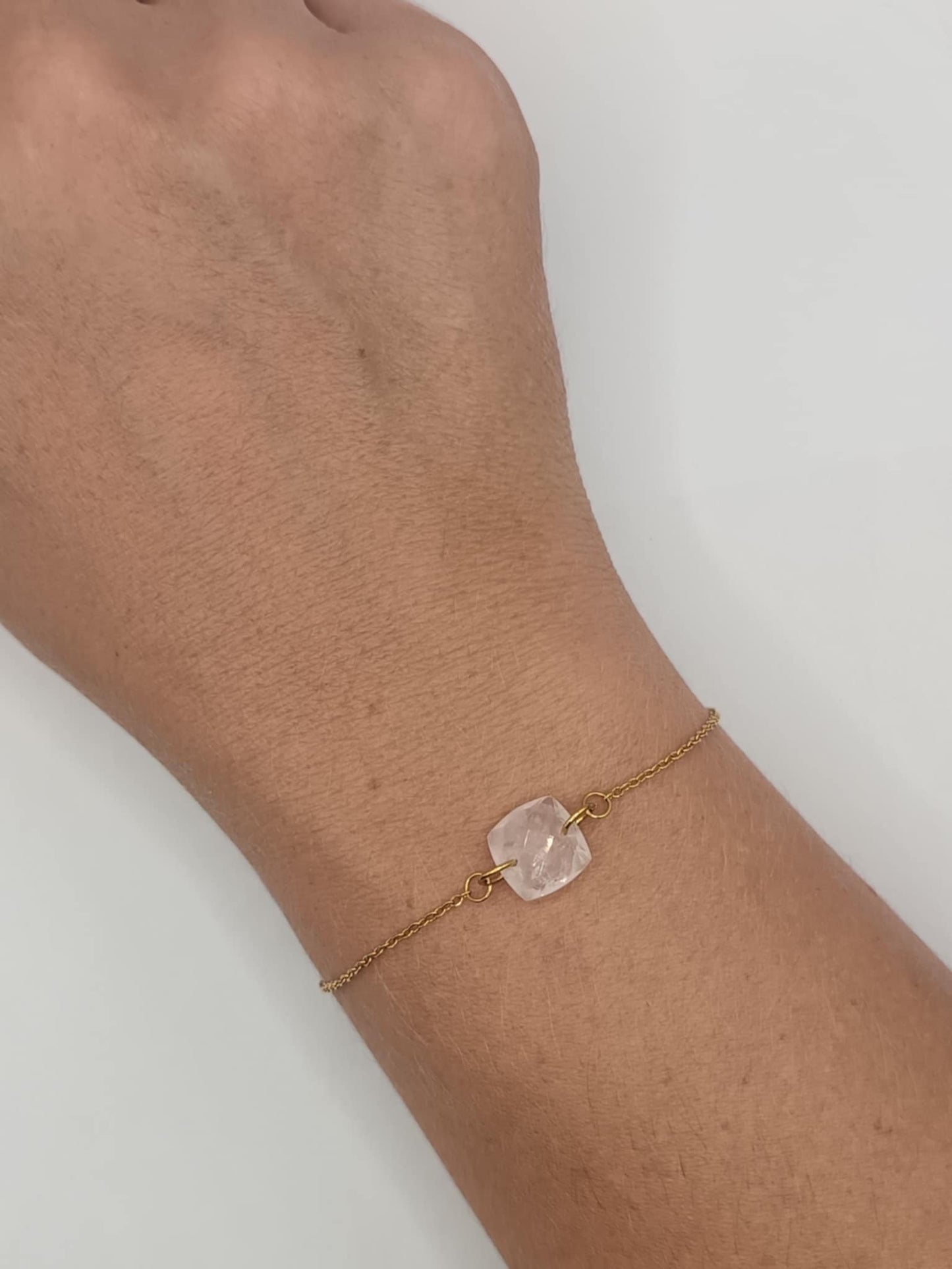 Bracelet chaine dorée & pierre au choix