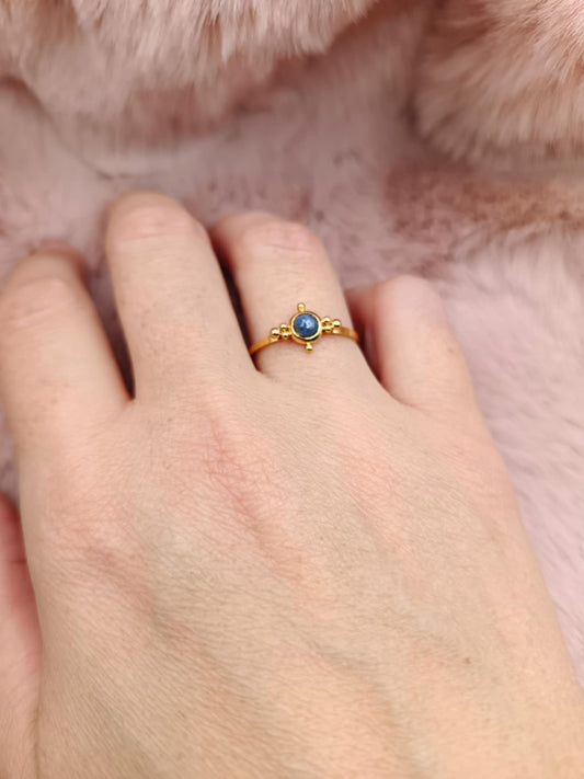 Bague fine points dorés & Lapis lazuli
