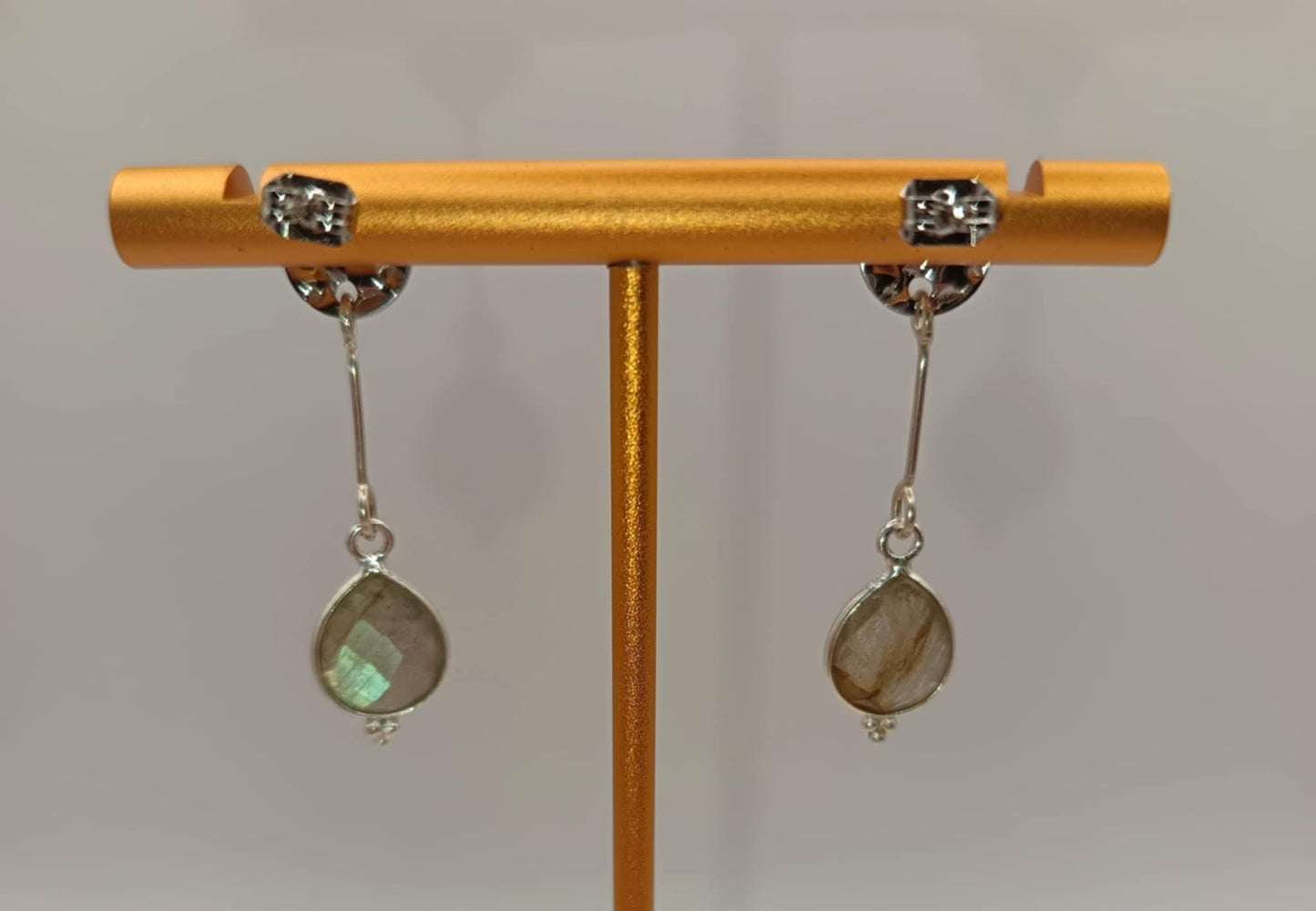 Clous d'oreilles martelés et Labradorite