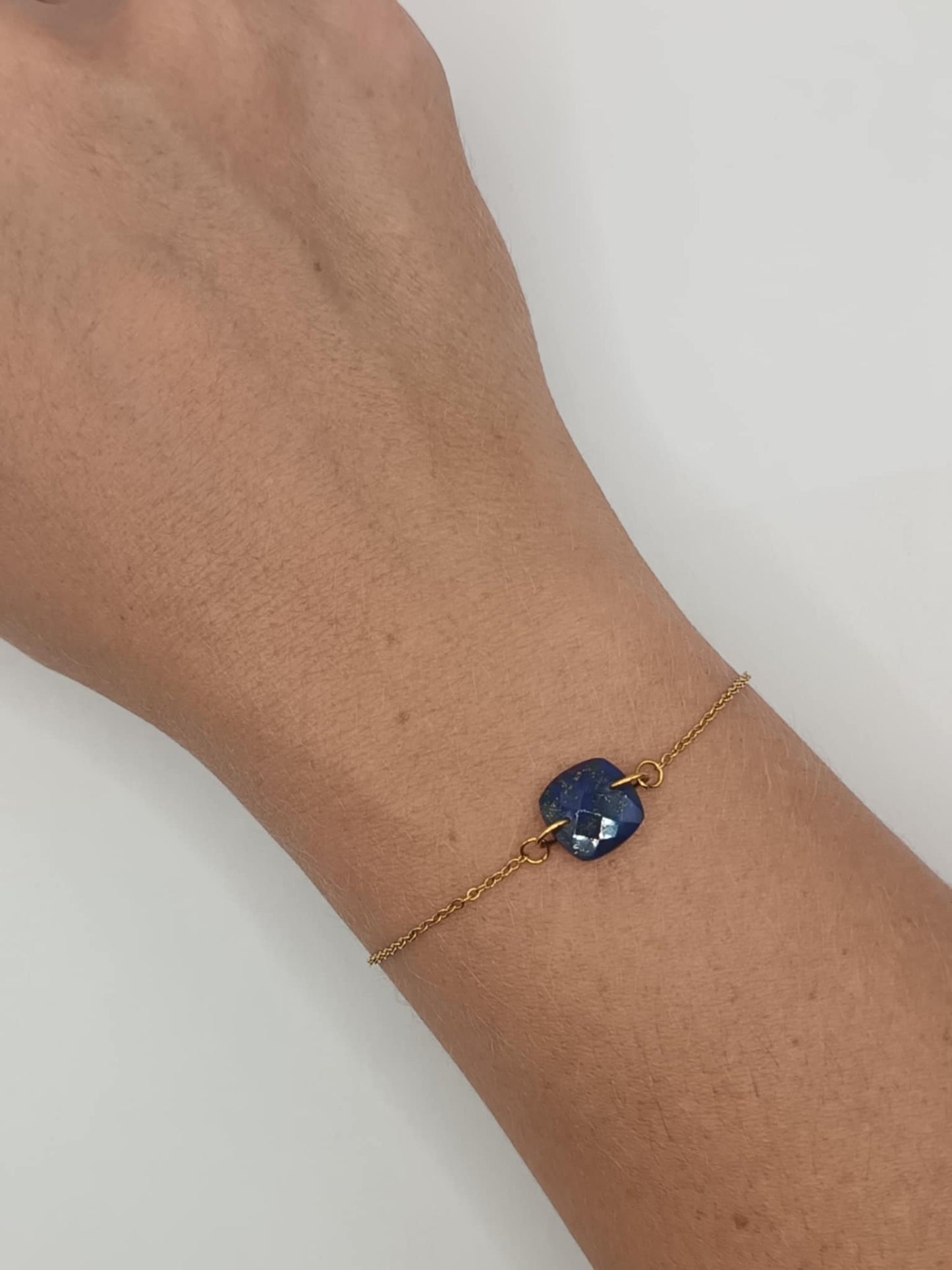 Bracelet chaine dorée & pierre au choix
